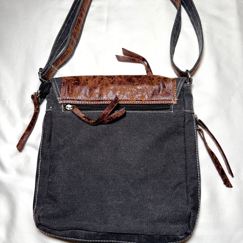 Super Cute Crossbody Satchel with adjustable strap for Shoulder or Tote - Picture 4 of 8